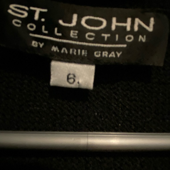 Beautiful St. John Collection by Marie Gray Suit Jacket. Size 6 - Picture 4 of 4